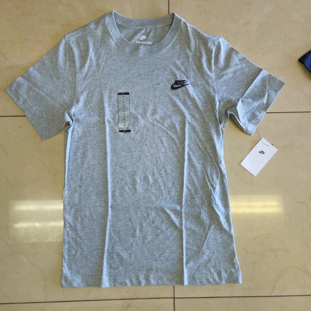 Nike Men's Gray T-Shirt - Picture 3 of 9